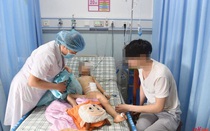 Nuốt 22 viên bi nam châm, bé 3 tuổi bị thủng ruột phải mổ lấy dị vật gấp