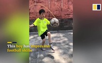 Clip: Kinh ngạc cậu bé 9 tuổi vừa nhảy dây vừa tâng bóng 40 lần