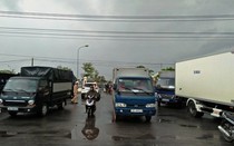 Dân “vây” trạm thu phí, đại diện Tasco phải tổ chức đối thoại