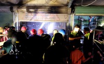 Quảng Bình: Cháy lớn ở chợ Ba Đồn, lính cứu hỏa tốc lực dập lửa
