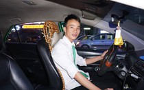 Tài xế taxi kể lại giây phút chứng kiến người chồng làm “bà đỡ” cho vợ