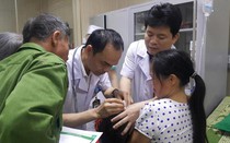 Cha dượng nghi hành hung dã man con riêng của vợ khai gì với công an?