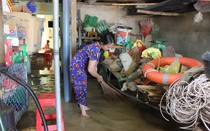 Người dân Nghệ An khốn khổ sống trong cảnh nước ngập dù trời nắng to
