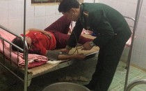 Giận chồng ngày Tết, vợ ăn lá ngón tự tử