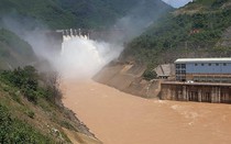 Nghệ An mưa lớn nhiều ngày, hai nhà máy thủy điện xả lũ trong đêm