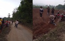 Nghệ An: Phẫn nộ cảnh 2 nữ sinh đánh nhau, nhiều người dửng dưng đứng nhìn