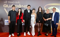 Hoàng Đức “lẻ bóng”, Văn Lâm tình bể bình tại Gala Quả bóng Vàng 2023