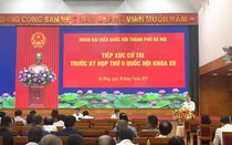 Cử tri Hà Nội mong muốn được sửa chữa nhà ở, có đủ trường cho con học