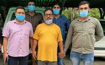 "Bác sĩ tử thần" giết người, phi tang xác xuống kênh đầy cá sấu bị vợ con từ mặt tại tòa