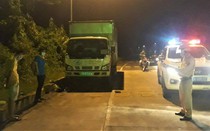 Xem xét xử lý tài xế dừng xe “luồng xanh” để… nướng mực, uống bia