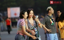 Dàn hot girl đốt cháy Mỹ Đình trước giờ khởi động F1