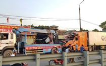 Nam Định: Tài xế container buồn ngủ, tông đổ nhiều nhà dân