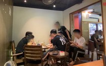 Clip: Cận cảnh ngang nhiên đánh bài ăn tiền trong quán cà phê