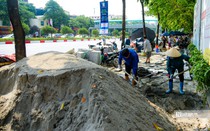 Cử tri Hà Nội đề nghị đánh giá lại đá lát vỉa hè "siêu bền"
