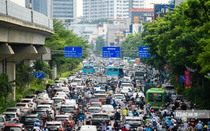 Nhiều tuyến đường Hà Nội ùn tắc ngày khai giảng