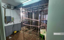 Hà Nội: Cận cảnh tòa chung cư được gia cố bằng hệ thống giàn giáo