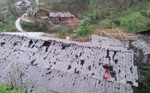 Tin mới nhất về hậu quả do mưa đá, dông lốc dị thường ở miền núi phía Bắc