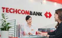 Ái nữ 20 tuổi kín tiếng của tỷ phú ngân hàng chi hơn 1.000 tỷ đồng "mua" cổ phiếu