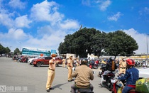 Thủ tướng yêu cầu không gây khó người dân về quê ăn Tết