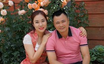 Tổ ấm hạnh phúc của NSND Tự Long và vợ trẻ kém 12 tuổi