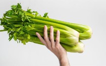 6 loại rau bán đầy chợ rẻ như cho nhưng lại là "thần dược" cho não bộ