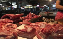 Giá thực phẩm tăng chóng mặt vì Tết