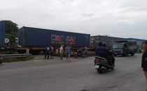 Hà Nội: Bất chấp cảnh báo, người đàn ông bị tàu hỏa đâm tử vong