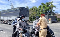 Cảnh sát Giao thông Lâm Đồng tiếp sức người dân về quê đón Tết