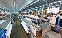 Một công ty dệt may bị phạt gần 1 tỷ đồng do sai phạm thuế