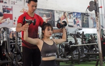 HLV chia sẻ bí kíp giảm cân, siết eo “con ong” sau Tết