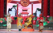 Tết có nhất thiết phải cười không?