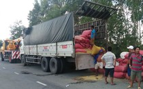 Làm rõ nhóm thanh niên đâm xe vào CSGT để "giải cứu" xe quá tải