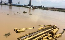 Triều cường dâng cao, nhà máy Đạm Ninh Bình cô lập trong biển nước