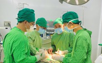 Khánh Hòa: Phẫu thuật nội soi thành công cho bệnh nhân bị u niệu mạc