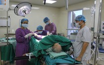 Phẫu thuật thành công u phì đại tuyến tiền liệt cho cụ ông 104 tuổi