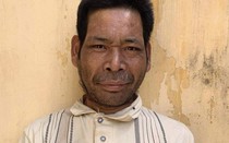 Tạm giữ người cha xâm hại 2 con gái, dọa giết nếu để người khác biết