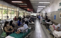 Có nên tiếp tục thực hiện thí điểm tự chủ bệnh viện toàn diện?