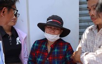 Người mẹ chết lặng, vợ sắp cưới ngã quỵ đón thi thể các "hiệp sĩ" về quê