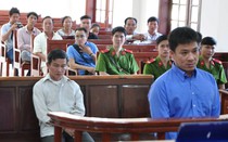 Trả lại hồ sơ, điều tra bổ sung vụ sà lan tông sập cầu Ghềnh