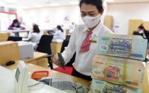 Ngân hàng đẩy mạnh bán vốn cho nước ngoài trong năm 2024