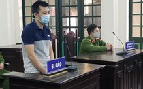 Tụ tập trong mùa dịch Covid-19, hành hung công an, 8X lĩnh 12 tháng tù