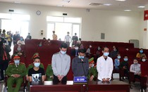 Buôn bán pháo nổ ở Hà Nội, 6 bị cáo chia nhau hơn 25 năm tù