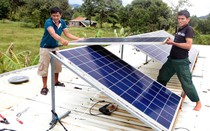 ADB chi 14 triệu USD phát triển hệ thống điện mặt trời áp mái Việt Nam