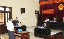 Cái giá phải trả của người đàn ông đánh vợ ở chốn đông người