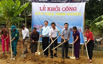 Báo ĐS&PL - báo điện tử Người Đưa Tin phối hợp khởi công xây dựng 2 ngôi nhà tình nghĩa