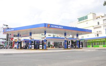 Petrolimex thu hơn 400 tỷ đồng mỗi ngày nhờ bán xăng dầu