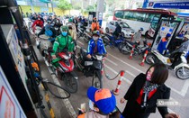 Giảm một nửa thuế nhập khẩu không giúp giảm giá xăng dầu trong nước
