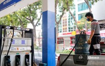 Bộ Tài chính sẽ trình giảm thêm thuế xăng dầu ở kỳ họp Quốc hội tới