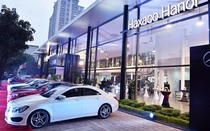 Nhu cầu sụt giảm, đại gia phân phối Mercedes-Benz báo lãi tuột dốc 94%
