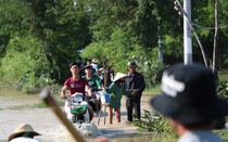 Ninh Thuận: Người dân vật vã vì áp thấp nhiệt đới sau cơn bão số 8